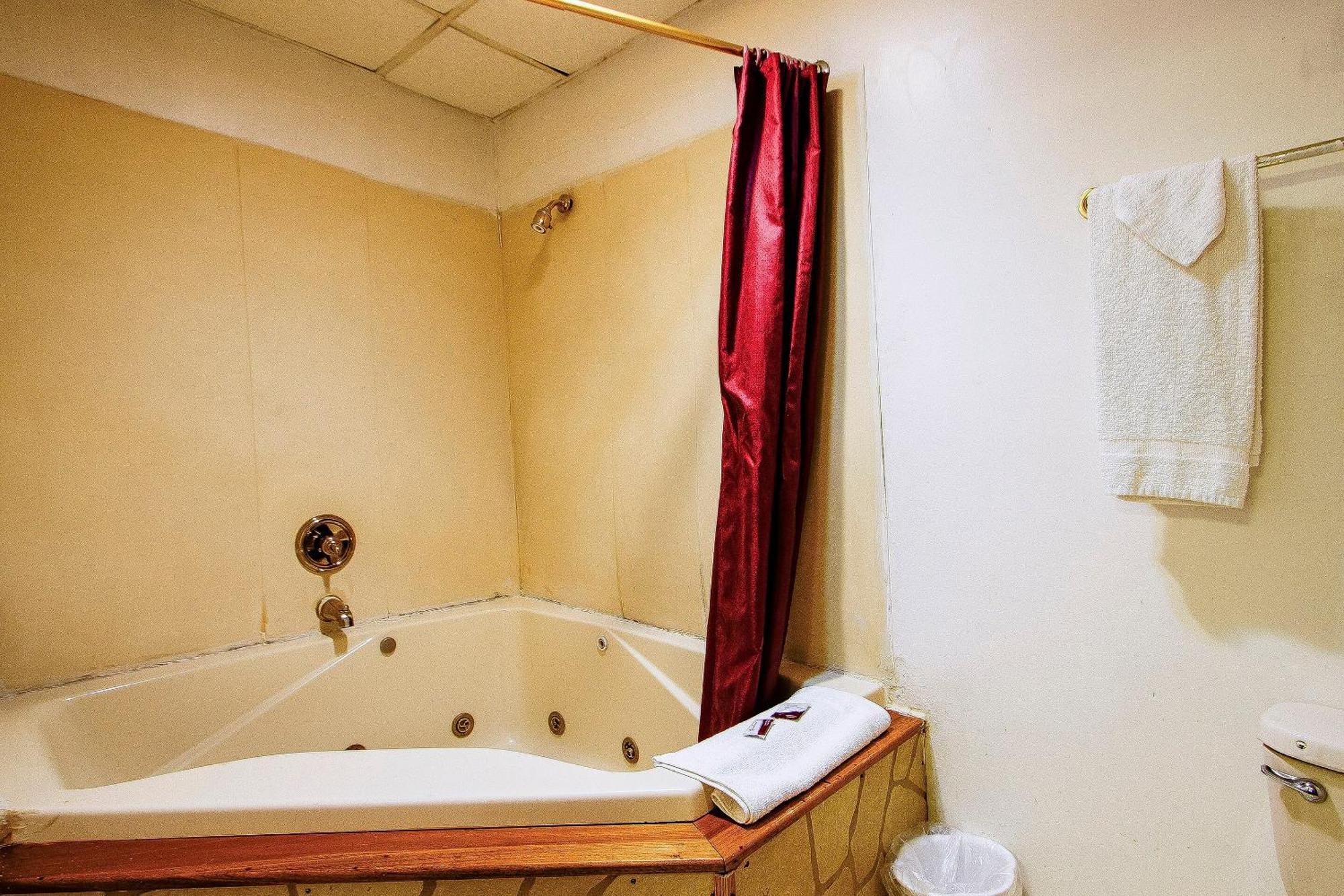 Oyo Hotel Chapmanville Inn, Wv - Hwy 119 מראה חיצוני תמונה