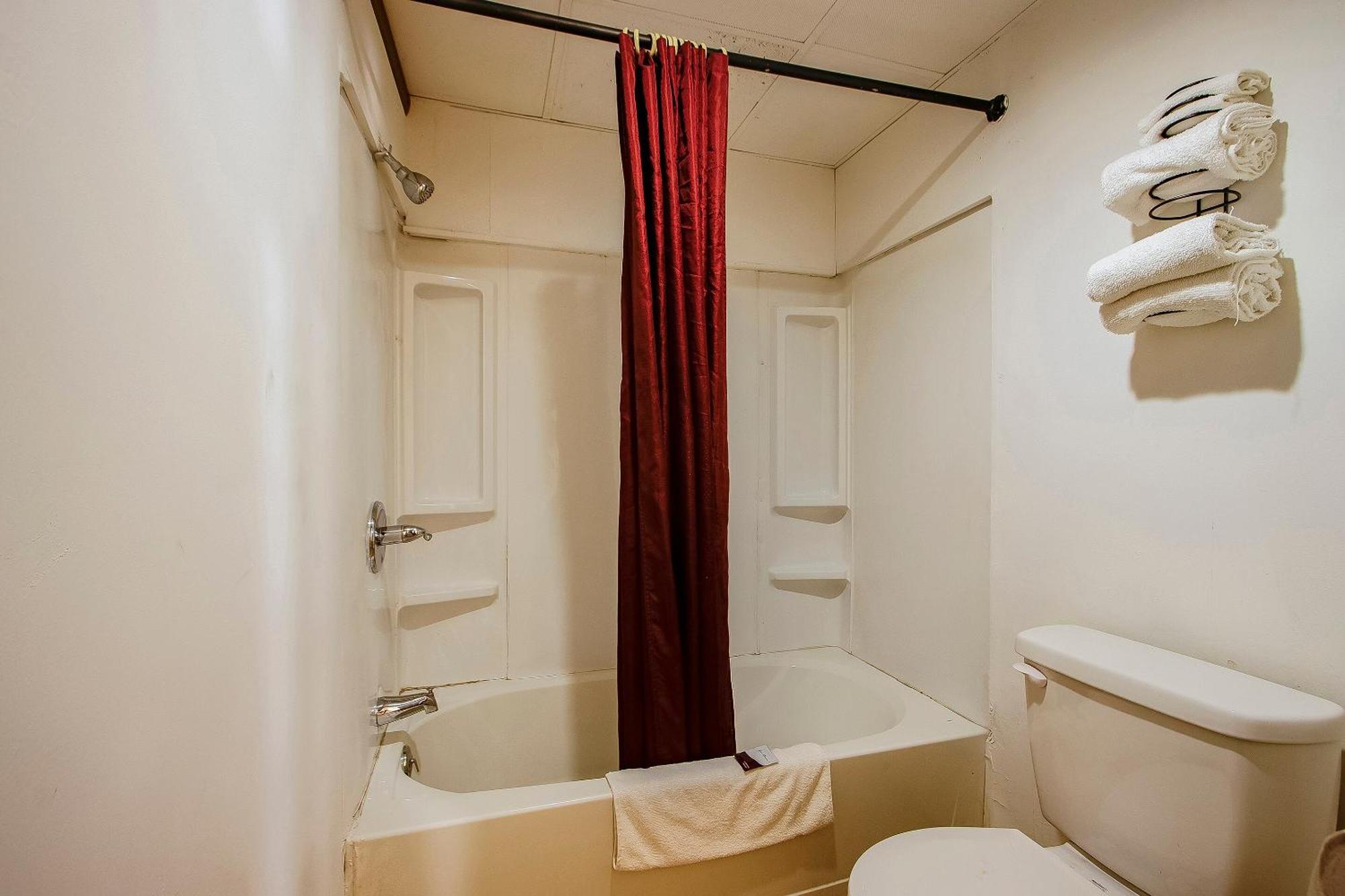 Oyo Hotel Chapmanville Inn, Wv - Hwy 119 מראה חיצוני תמונה