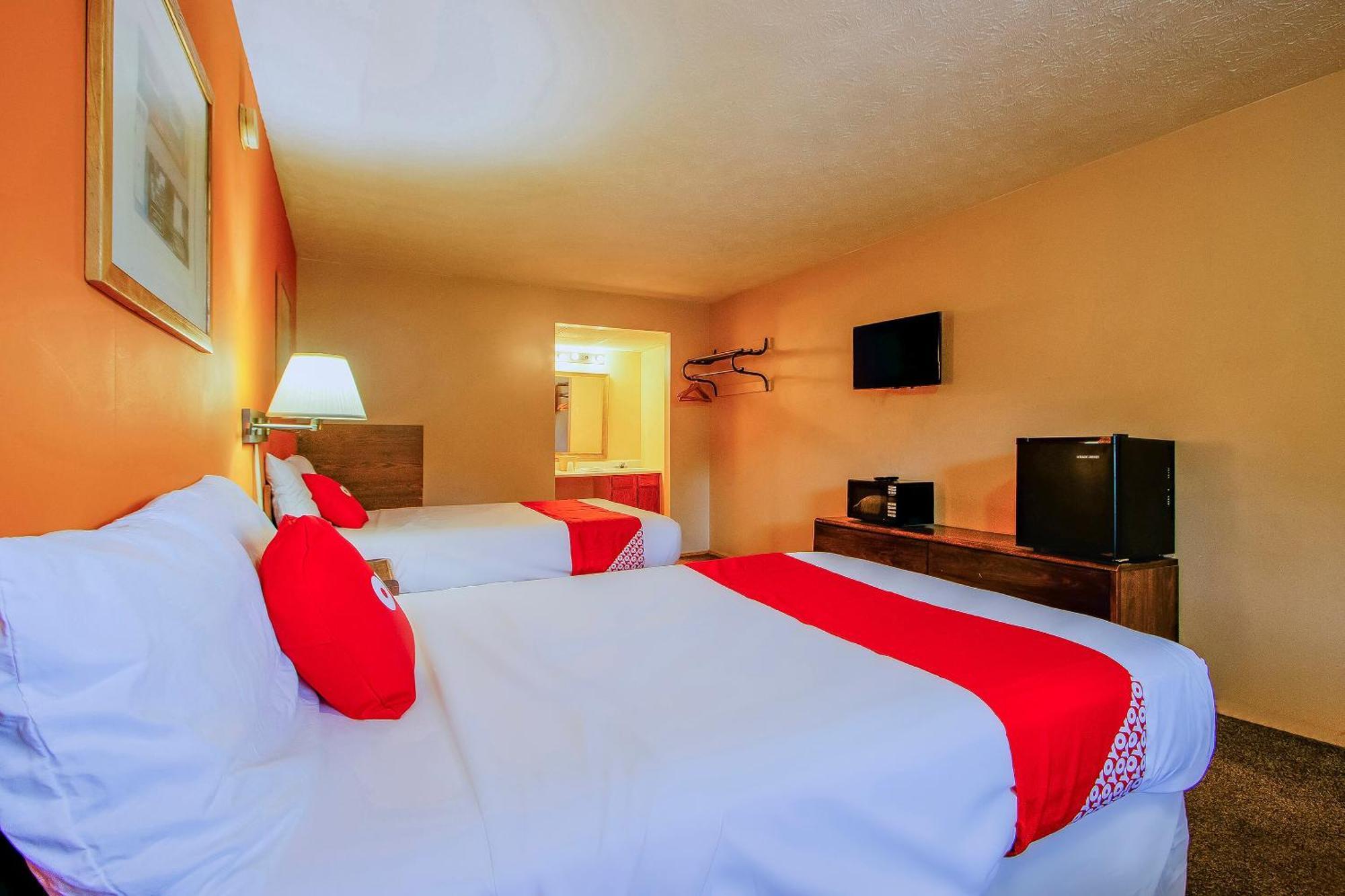 Oyo Hotel Chapmanville Inn, Wv - Hwy 119 מראה חיצוני תמונה