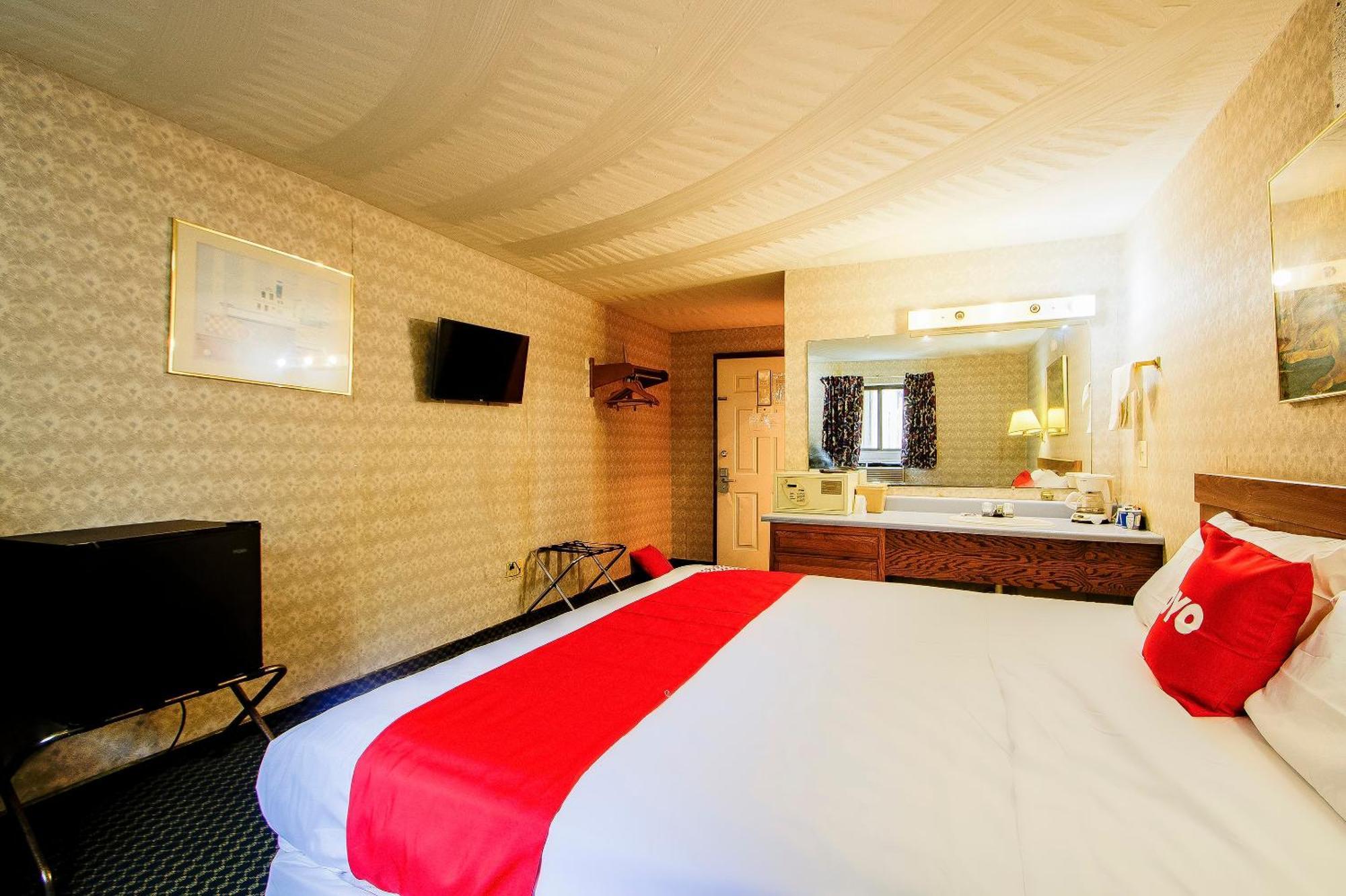 Oyo Hotel Chapmanville Inn, Wv - Hwy 119 מראה חיצוני תמונה