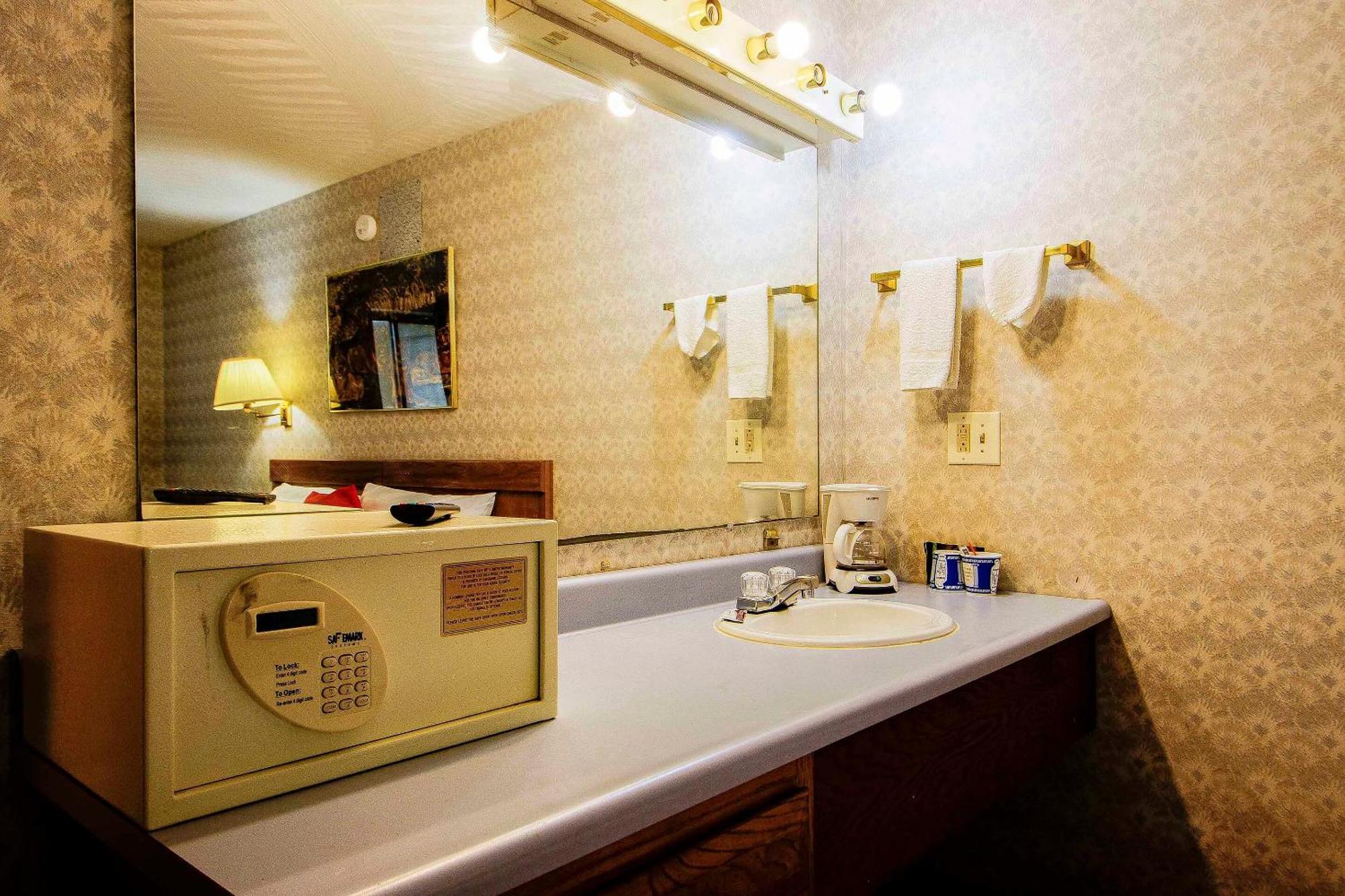 Oyo Hotel Chapmanville Inn, Wv - Hwy 119 מראה חיצוני תמונה