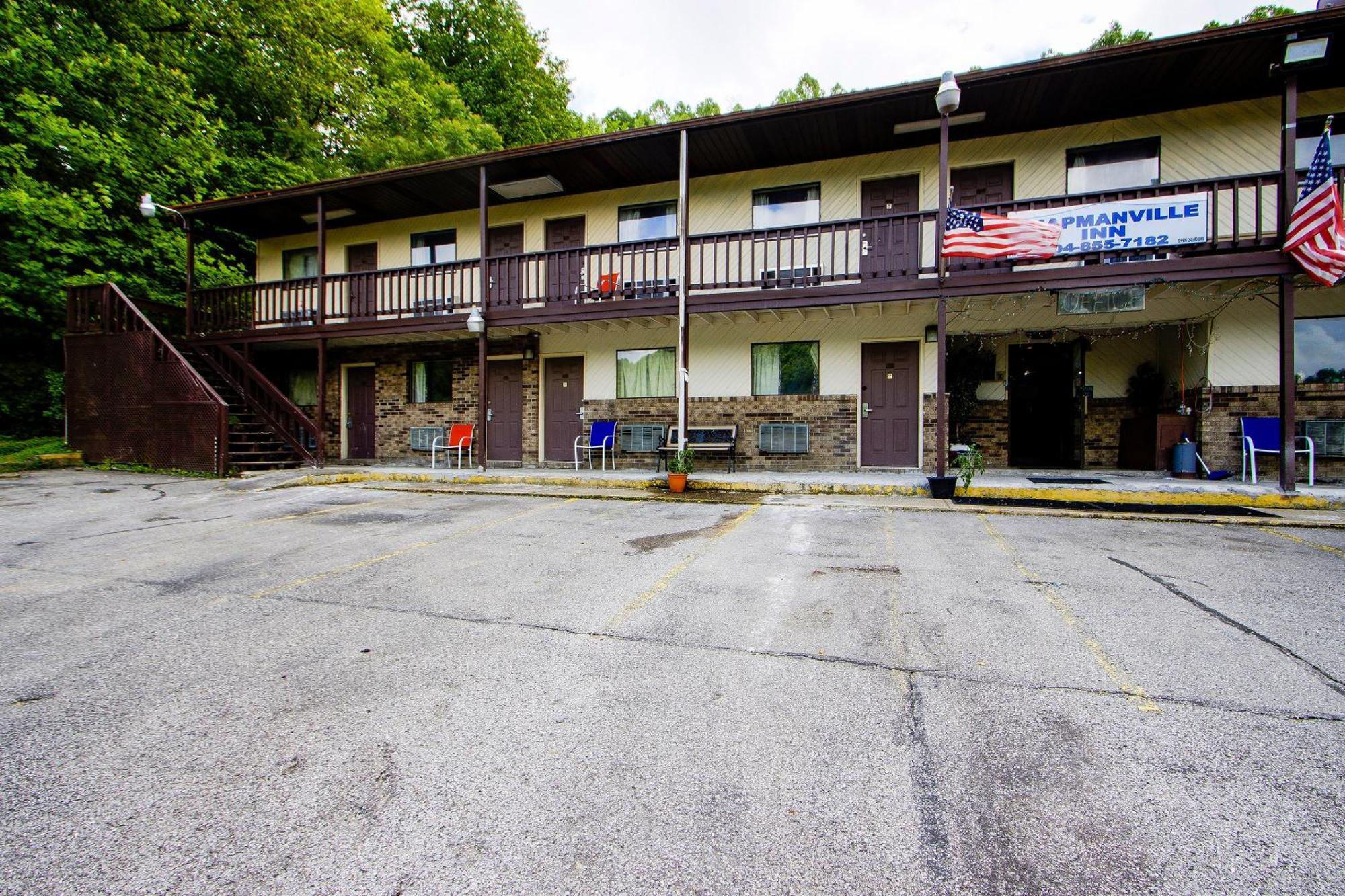 Oyo Hotel Chapmanville Inn, Wv - Hwy 119 מראה חיצוני תמונה