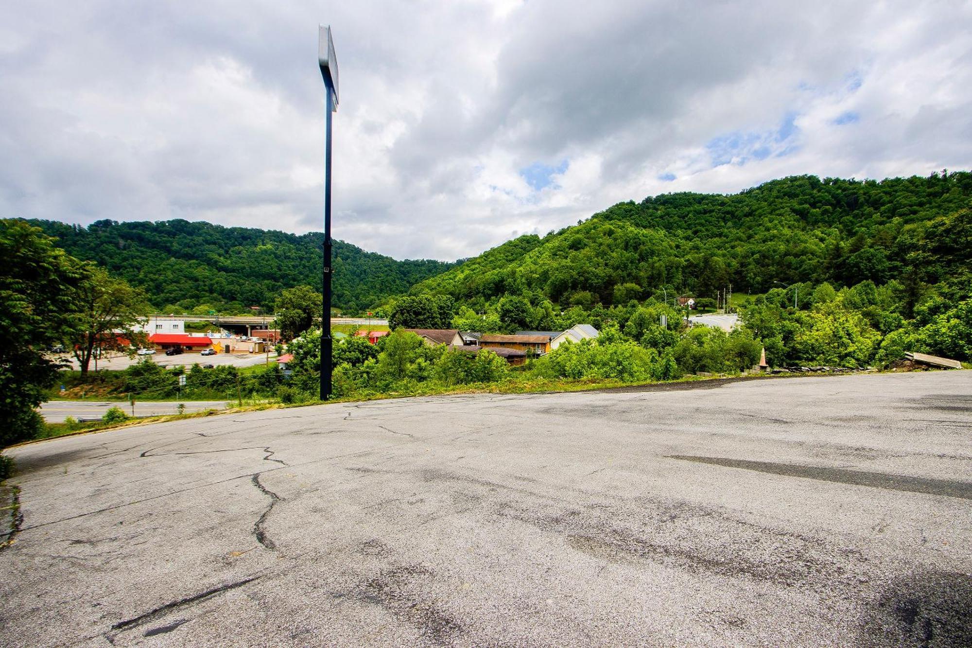 Oyo Hotel Chapmanville Inn, Wv - Hwy 119 מראה חיצוני תמונה