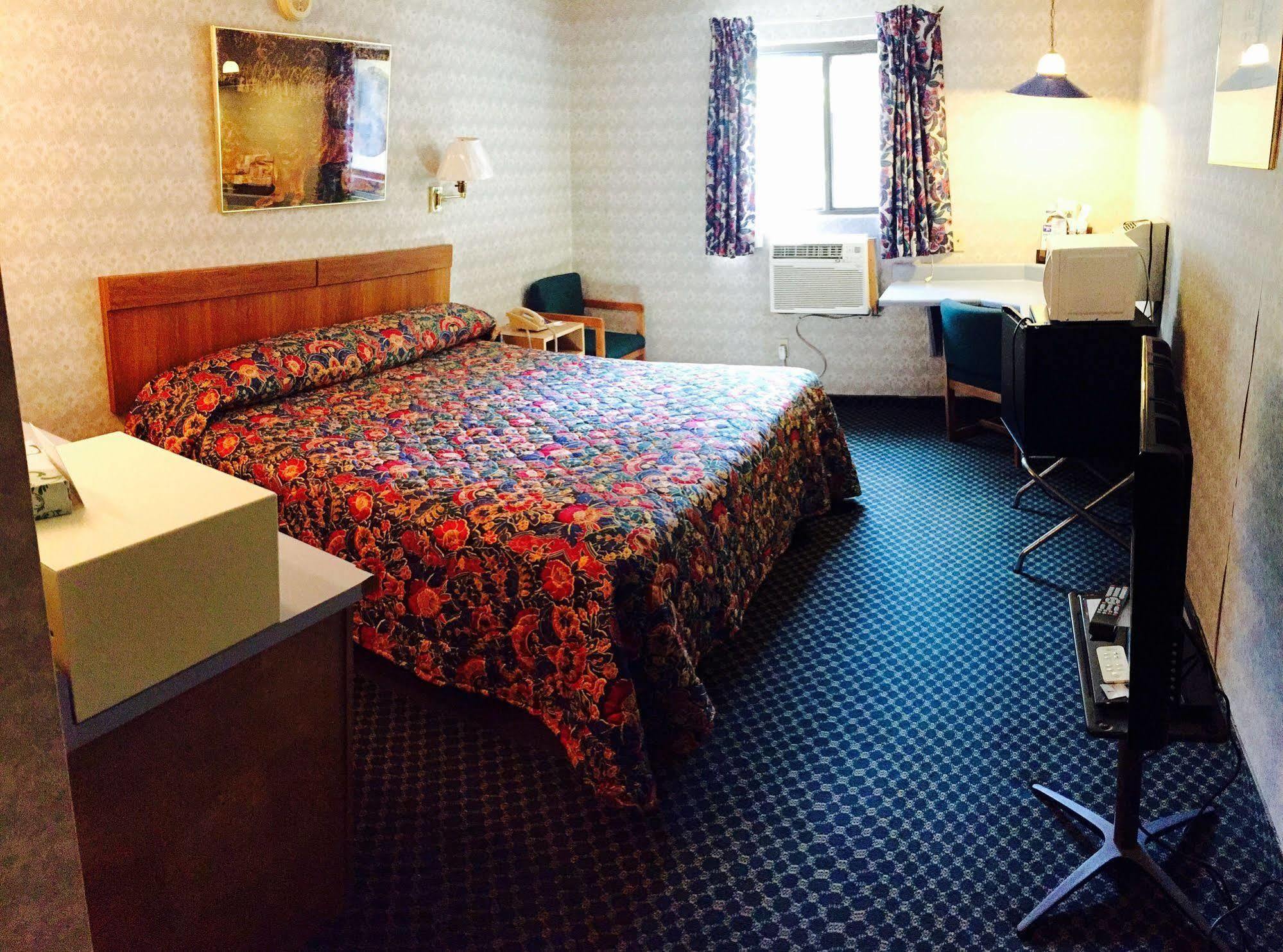 Oyo Hotel Chapmanville Inn, Wv - Hwy 119 מראה חיצוני תמונה