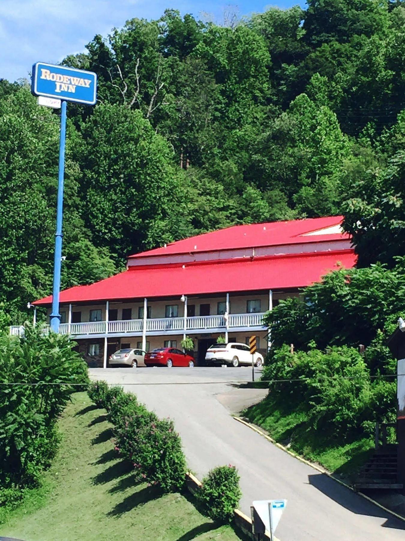 Oyo Hotel Chapmanville Inn, Wv - Hwy 119 מראה חיצוני תמונה